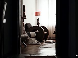 A damsel KNOWS - Russian Gina Gerson sensuous lezzy pummel